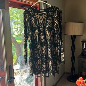 Dressy tunic with golden threads
